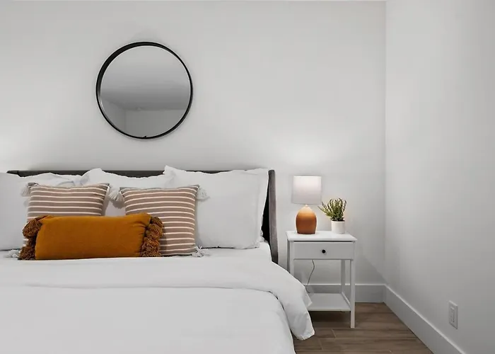 New! Few Minutes To Downtown, 10 To The Beach!