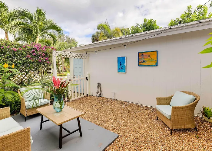 Tropical Cottage < 2 Mi To Hobe Sound Beach!