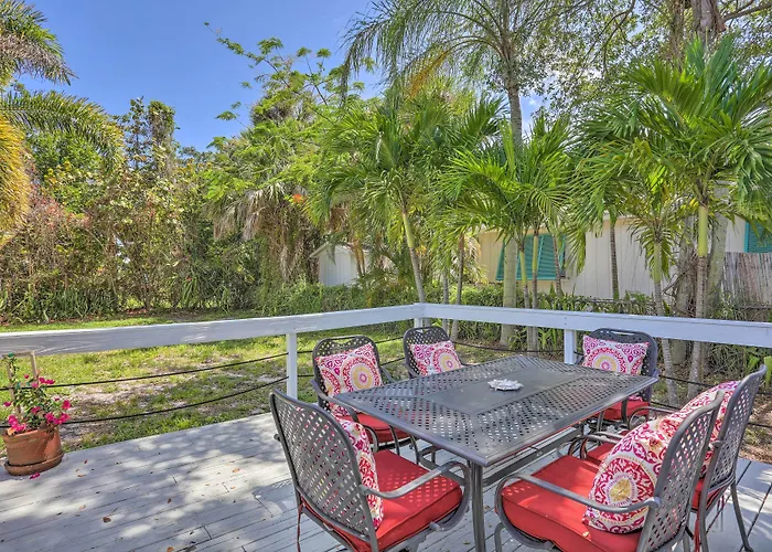Lovely Cottage Near Downtown Stuart & Beaches